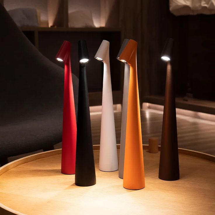 Bezprzewodowa Lampa Stołowa LED z Dotykowym Ściemniaczem – Minimalistyczna Lampka Nocna do Czytania 1