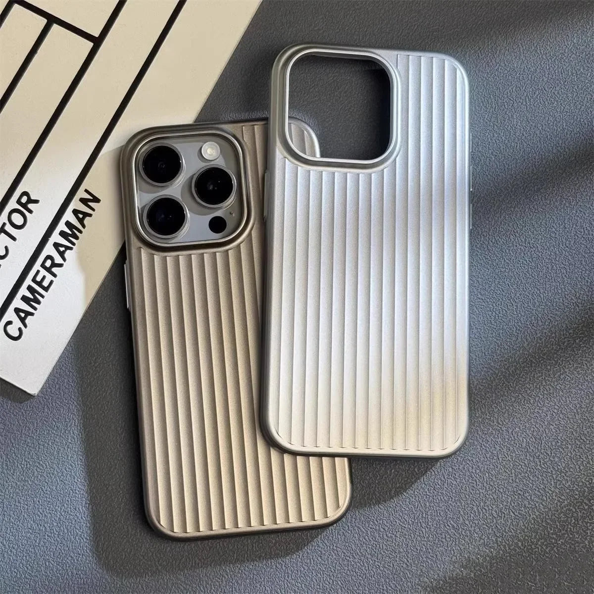 Etui na iPhone'a z Ochroną Wojskową – Lekkie i Ultracienkie z Teksturą 1