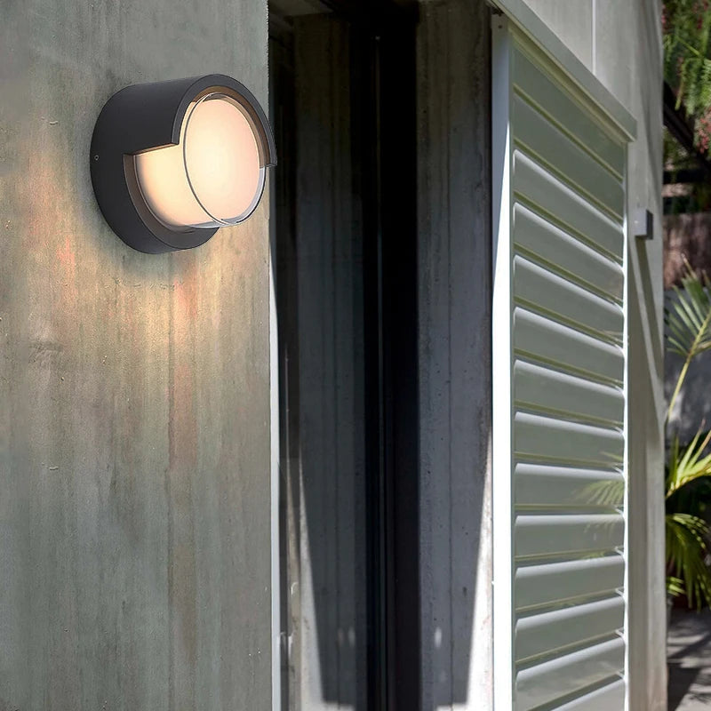 Lampa Zewnętrzna LED z Czujnikiem Ruchu, Wodoodporna, Minimalistyczny Design do Ogrodu i Przy Drzwiach 3