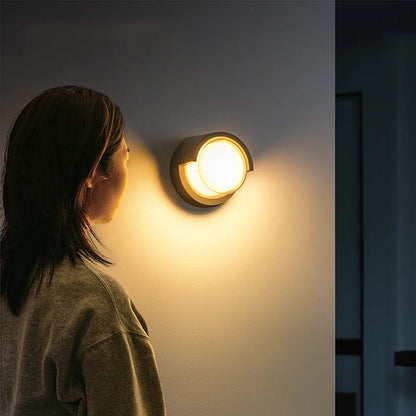 Lampa Zewnętrzna LED z Czujnikiem Ruchu, Wodoodporna, Minimalistyczny Design do Ogrodu i Przy Drzwiach 7
